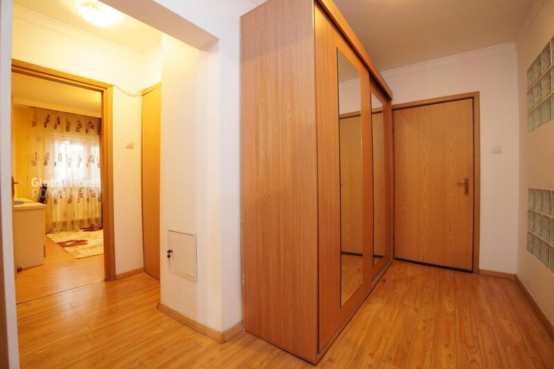 Brancoveanu Apartament spatios 4 camere, 92 mp  Metrou Brancoveanu